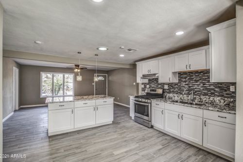 9409 11th Pl, Phoenix, AZ 85020-2603