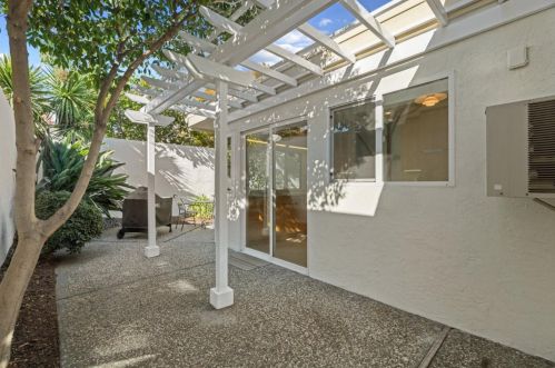 1477 Yukon Dr, Sunnyvale CA  94087-4451 exterior