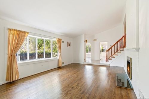 372 Heathcote Rd, Scarsdale NY  10583-7540 exterior