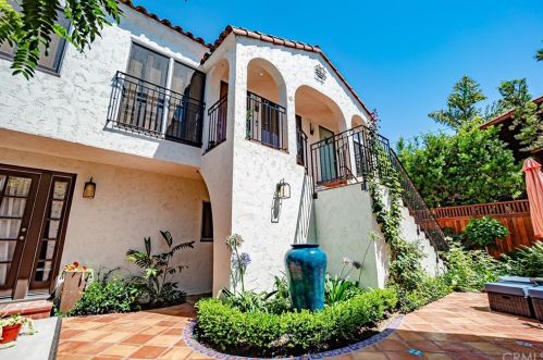 232 Euclid Ave, Long Beach CA  90815-2518 exterior