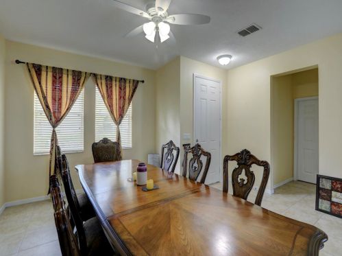 672 Carriage Lk Way, Vero Beach FL 32968-9480 exterior