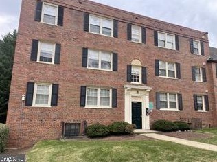 2018 37th St, Washington, DC 20020-1266