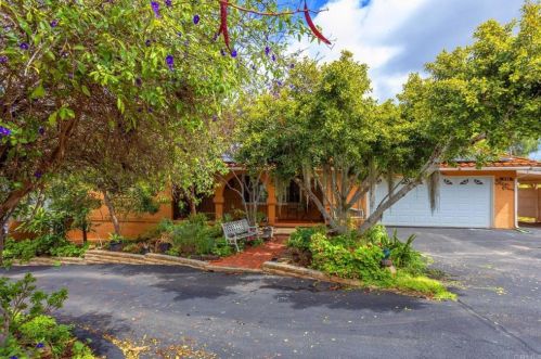 436 Mason Rd, Vista, CA 92084-1732