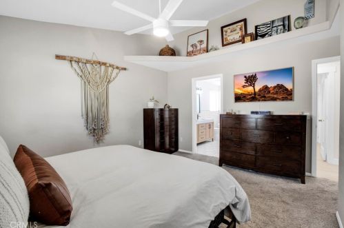 7645 Victoria Ave, Yucca Valley CA  92284-6152 exterior