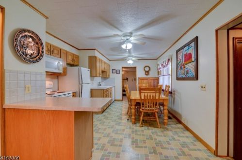 40 Lake Pochung Rd, Wantage NJ  07461-4126 exterior