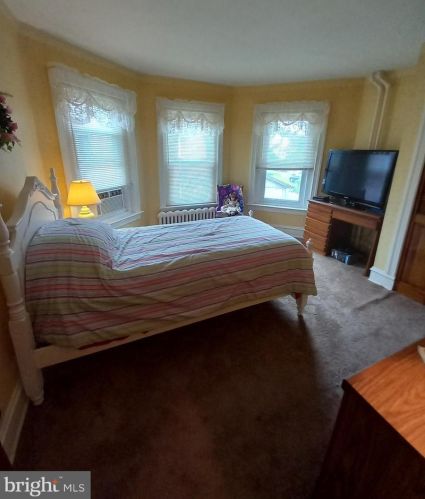 323 Columbia Ave, Lansdale PA 19446-3312 exterior