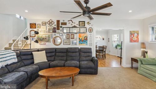 8 Clinton Ave, Camden NJ  08109-2007 exterior