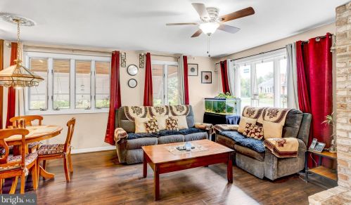 206 Tulane Rd, Hummelstown, PA 17036-9385