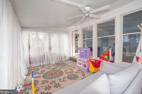 136 Green Hill Rd, Norristown PA  19406-2026 exterior