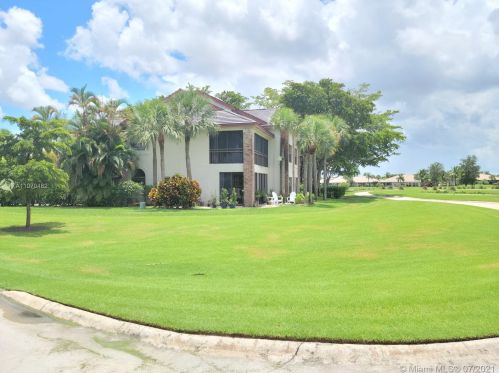8017 Aberdeen Dr, Boynton Beach, FL 33472-2955