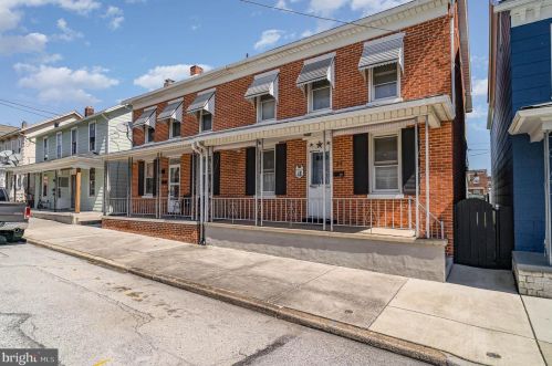 23 Water St, Spring Grove, PA 17362-1031