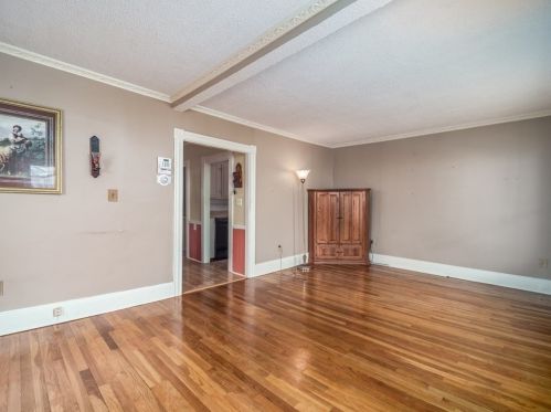 122 Clark St, New Bedford MA 02740-7023 exterior