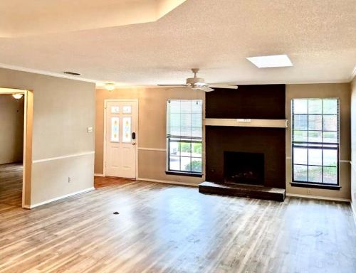 1209 Meadow Ridge Dr, Denton, TX 76201-0759