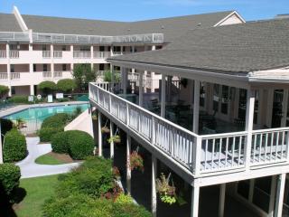 411 Meeting St, Charleston SC  29403-6236 exterior