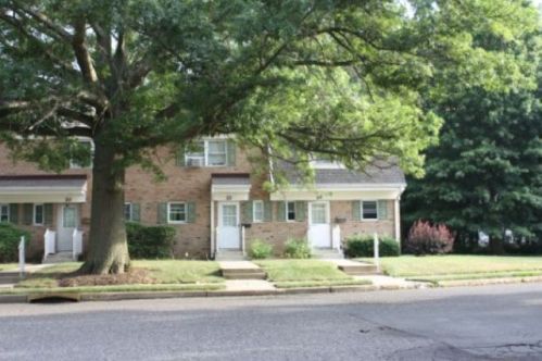 22 Windsor Ter, East Freehold, NJ 07728-3280