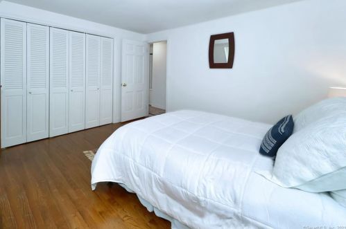 23 Mayflower Dr, Wilton CT  06897-1003 exterior