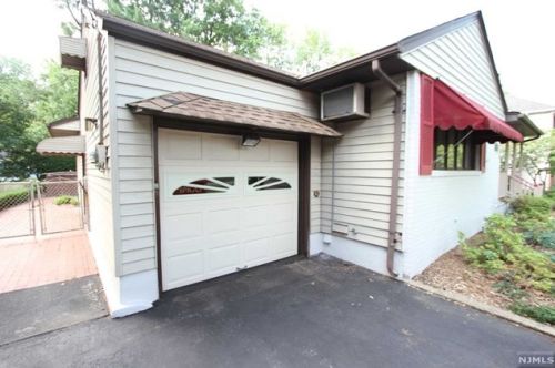 434 Harristown Rd, Ridgewood NJ  07452-2836 exterior