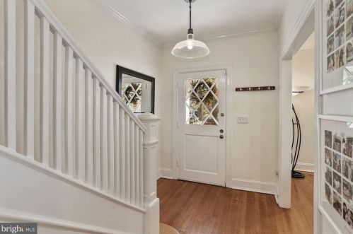 3177 Porter St, Washington, DC 20008-3210