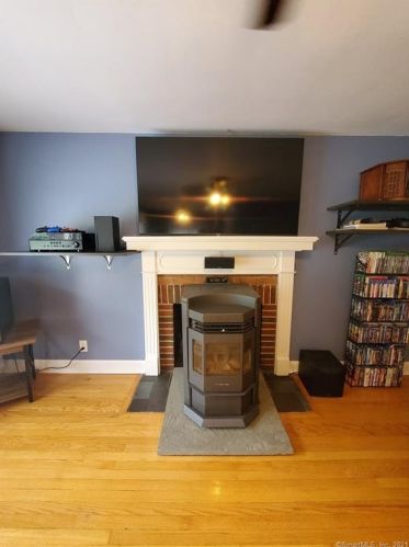 339 West St, Middletown CT  06457-4008 exterior