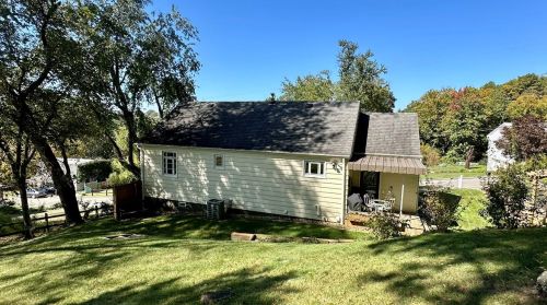 493 Birch Way, New Kensington PA  15068-5037 exterior