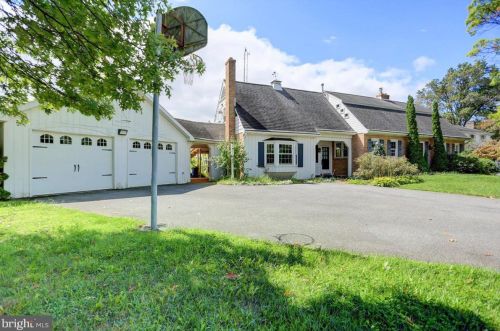 104 Park Pl, Lees Cross Roads, PA 17257-9218