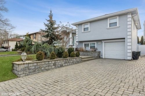 3066 Clovermere Rd, North Wantagh, NY 11793-2532