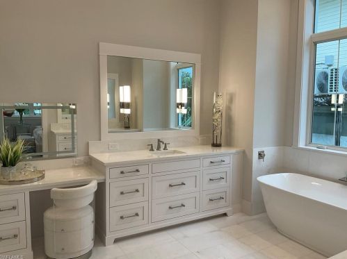 1675 Mullet Ct, Naples, FL 34102-1526