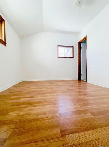 327 6th Ave, Mount Vernon NY  10550-4113 exterior
