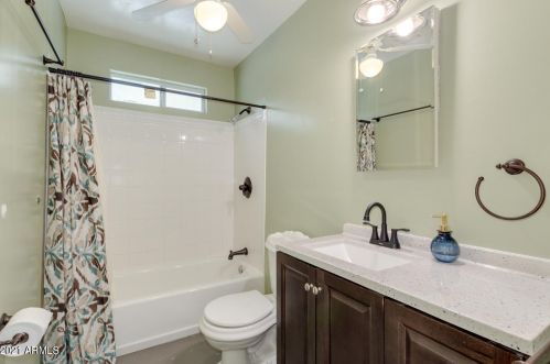 4333 17 Ave, Phoenix AZ 85085-6300 exterior