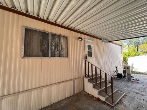 704 Sequoia St, Windsor CA  95492-9328 exterior