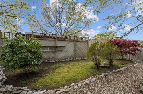 11 Pepper Bush Trl, South Kingstown RI  02874-2368 exterior