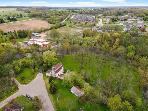 7198 River Dr, West Bend WI  53090-1163 exterior