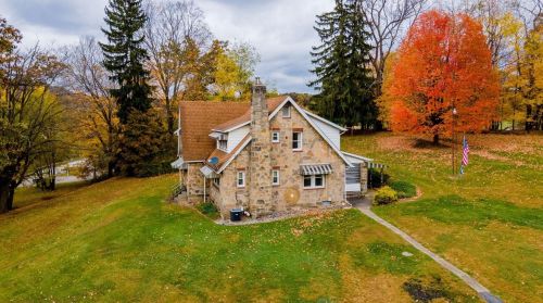 109 Crooked Creek Dam Rd, Ford City, PA 16226-4107