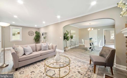 430 Manor Rd, Beverly NJ  08010-1028 exterior