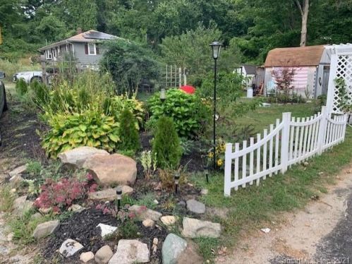 7 Dewey St, Putnam CT  06260-1352 exterior