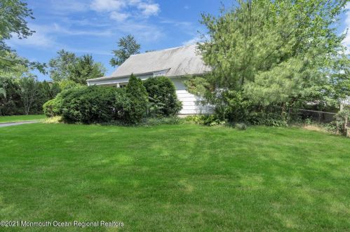 6 Vermont Ave, Jackson Twp NJ  08527-1522 exterior