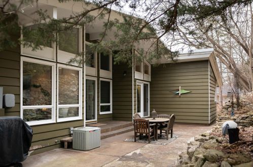1703 Sunset Dr, La Crosse WI  54601-7028 exterior