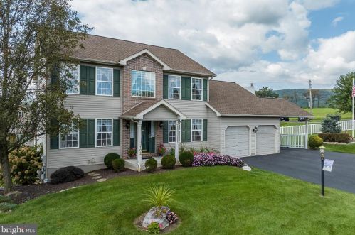 102 Pond View Dr, Moselem, PA 19526-8378