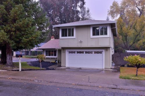 8559 Stratus Dr, Citrus Heights, CA 95662-3963