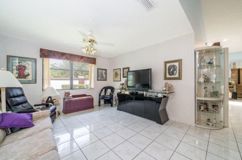 6347 Kings Gate Cir, Delray Beach, FL 33484-2431