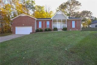 1244 Kendall Dr, Clarksville, TN 37042-3190