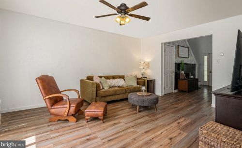 1109 Oxford Cir, Lansdale PA 19446-6653 exterior