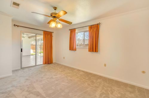 754 Meadowlark Ave, Los Banos CA  93635-3020 exterior