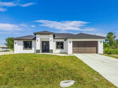 3304 9th St, Lehigh Acres, FL 33972-3609