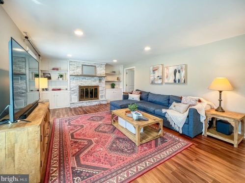 433 Jefferson Ave, Yardley PA  19067-2135 exterior