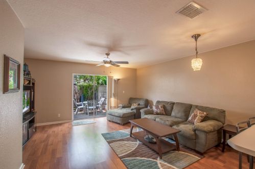 852 Summit Lake Dr, West Palm Beach, FL 33406-9109