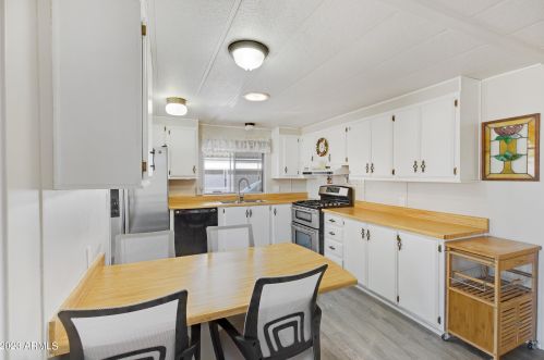 2361 Higley Rd, Mesa AZ  85215-1204 exterior