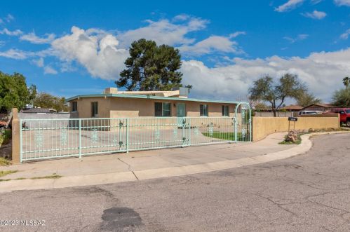 4801 Camino De La Plz, Tucson AZ  85714-3125 exterior