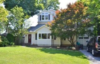 109 Taft Cres, Center Port, NY 11721-1241