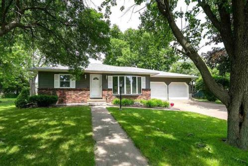 410 14th Pl, Shaffton, IA 52730-1374